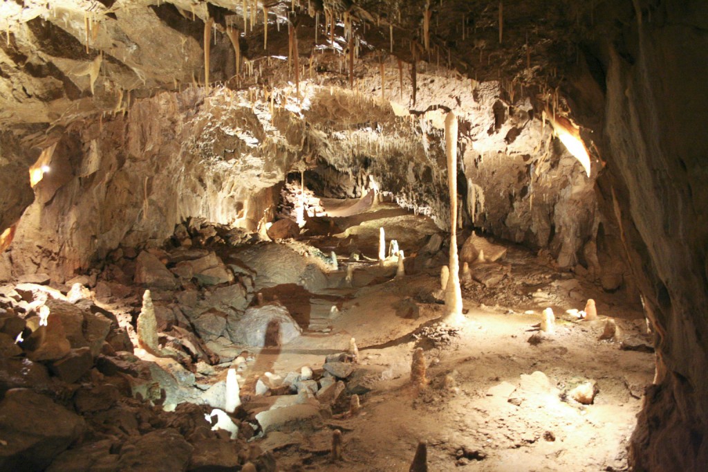 Stump Cross Caverns